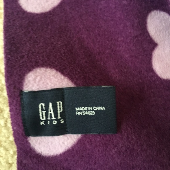 GAP Reversible Purple/Lavender Heart Scarf - Picture 4 of 6